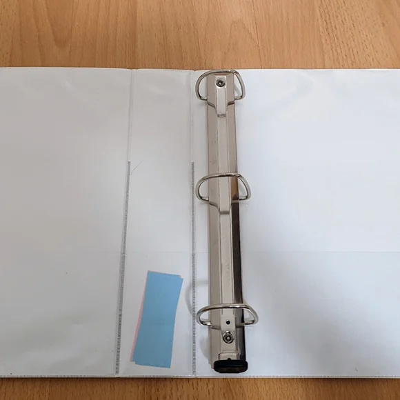 Binder - Picture 2 of 2